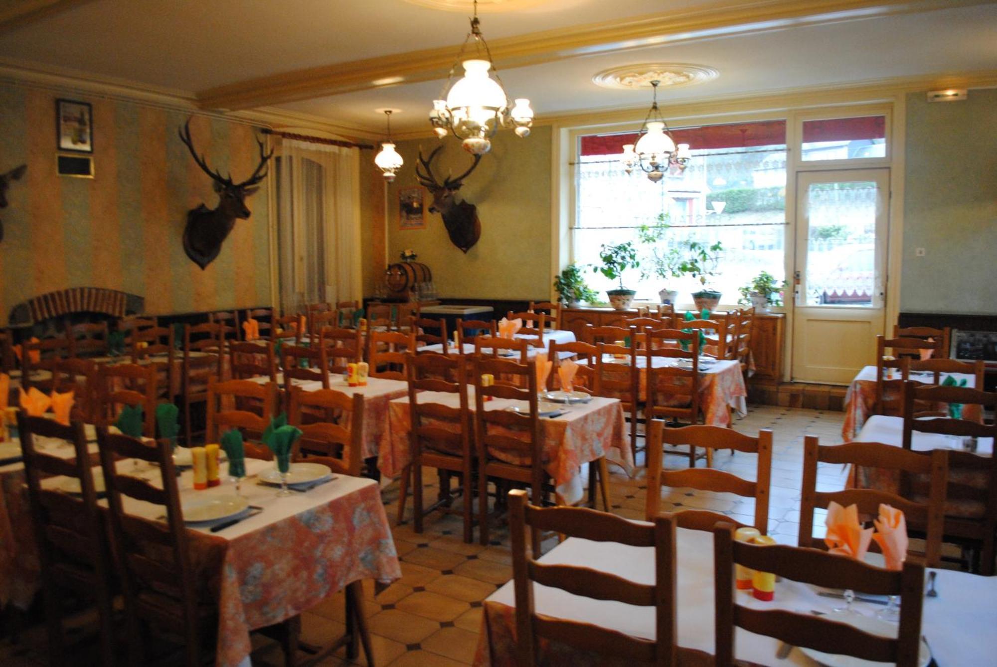 Hotel Des Voyageurs Chez Betty Neussargues en Pinatelle Exteriör bild