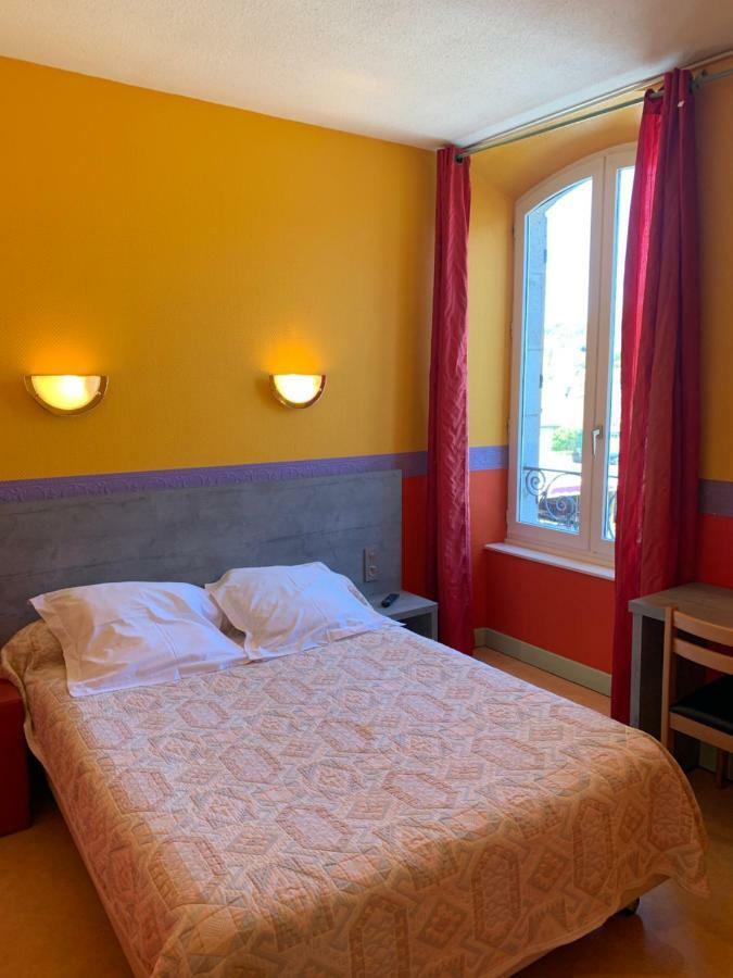 Hotel Des Voyageurs Chez Betty Neussargues en Pinatelle Exteriör bild