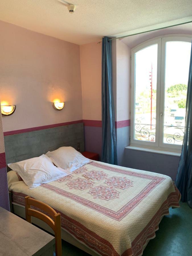 Hotel Des Voyageurs Chez Betty Neussargues en Pinatelle Exteriör bild