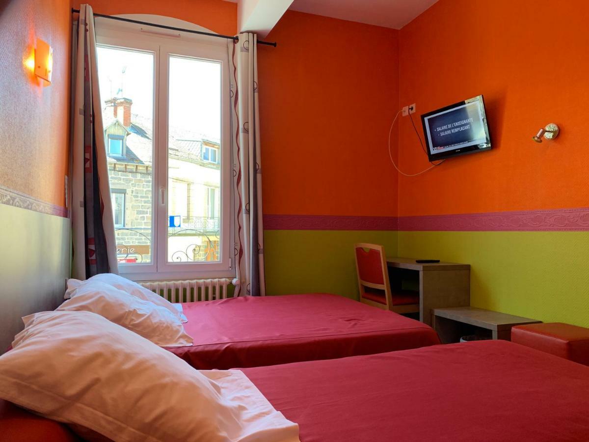 Hotel Des Voyageurs Chez Betty Neussargues en Pinatelle Exteriör bild