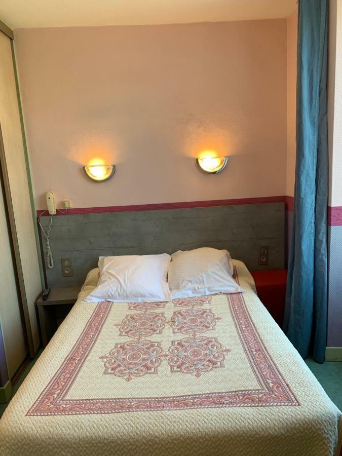 Hotel Des Voyageurs Chez Betty Neussargues en Pinatelle Exteriör bild